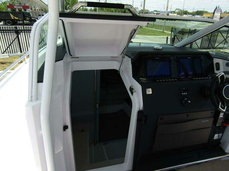 2024 Axopar 37 Sun Top