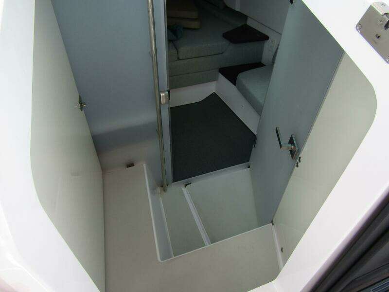 2024 Axopar 37 Sun Top