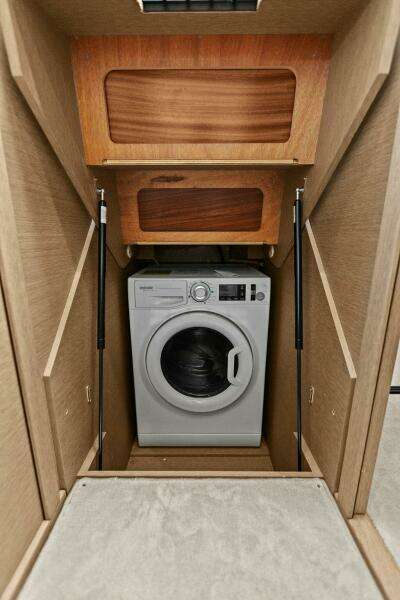 2022 Prestige 460 Flybridge - Brace Yourself Too -Washer/ Dryer