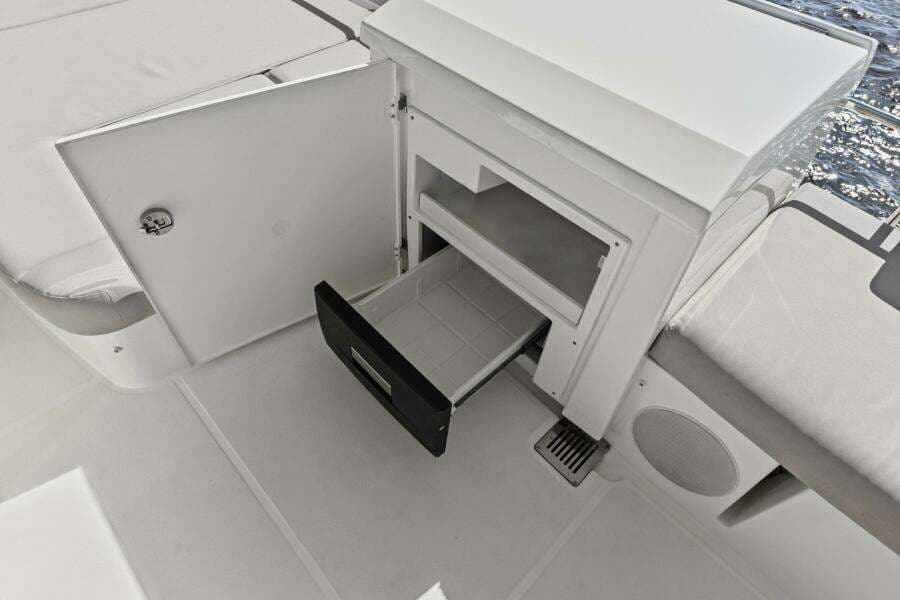 2022 Prestige 460 Flybridge - Brace Yourself Too -Flybridge