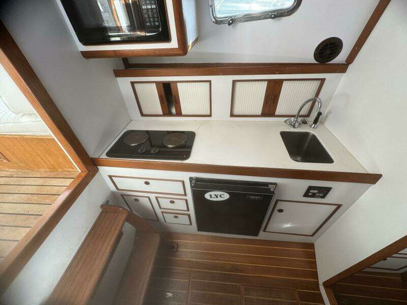 1991 Black Watch 36 Express