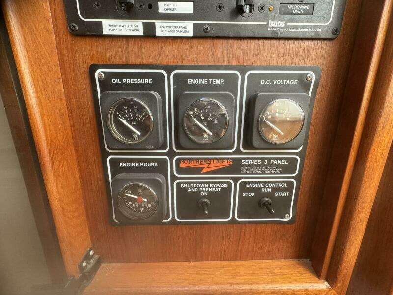 1991 Black Watch 36 Express