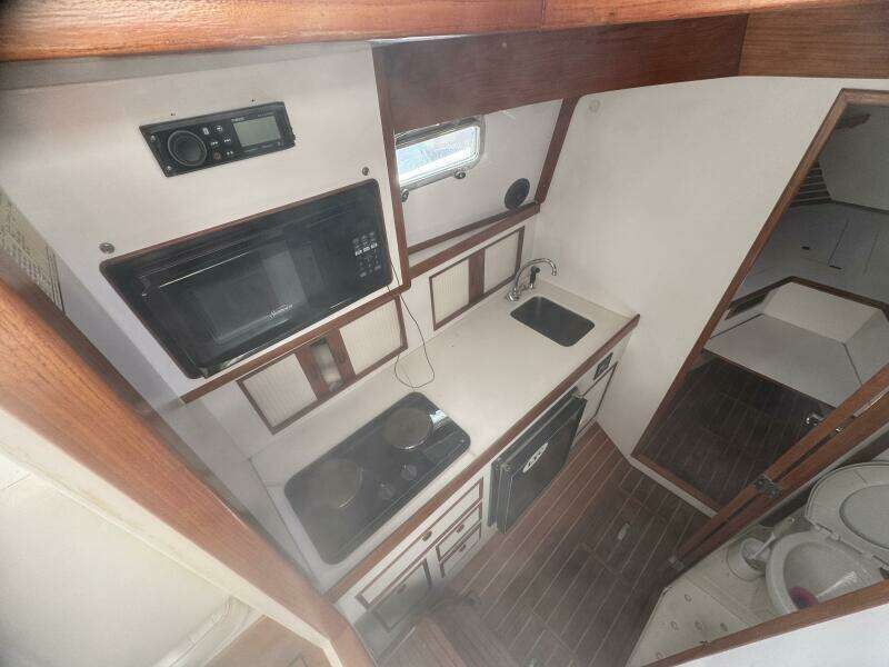 1991 Black Watch 36 Express