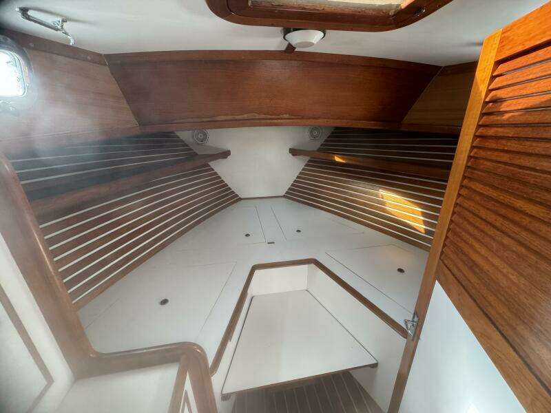 1991 Black Watch 36 Express