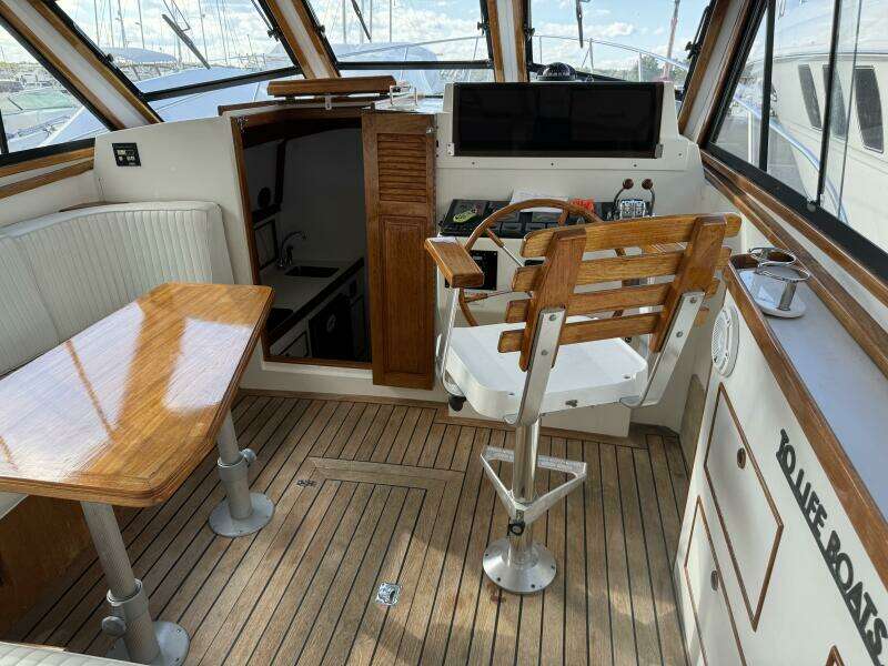 1991 Black Watch 36 Express