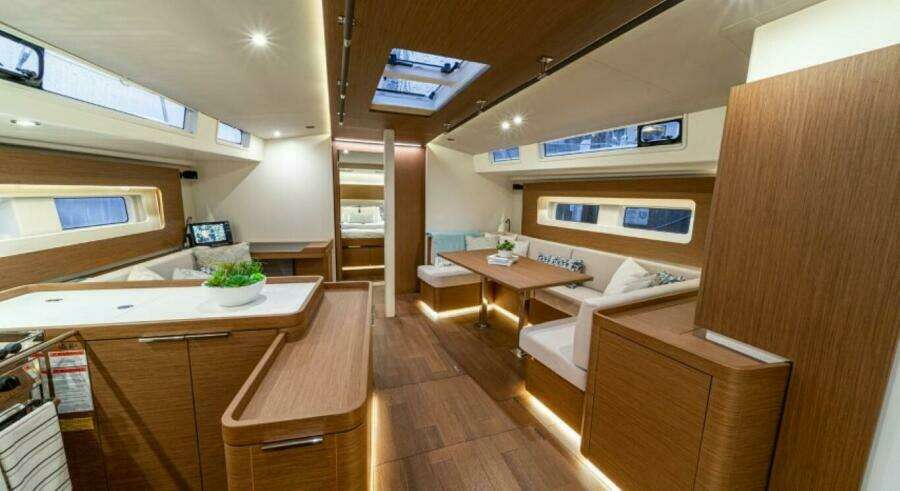 2025 Beneteau Oceanis Yacht 54