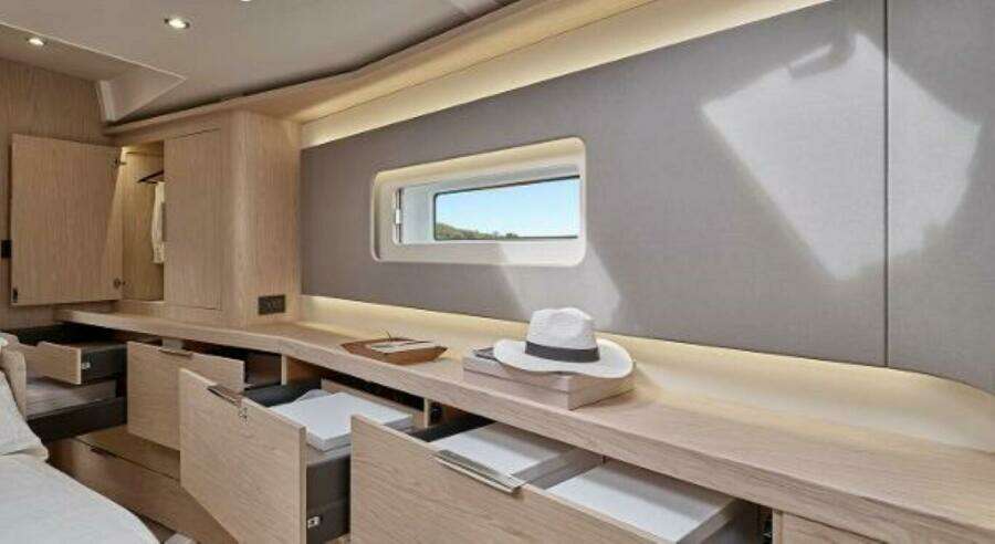 2025 Beneteau Oceanis Yacht 60