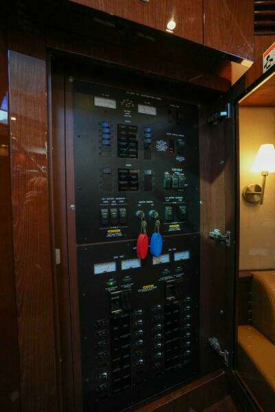 2013 Sea Ray 610 Sundancer