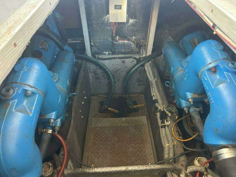 1988 Silverton 40 Convertible