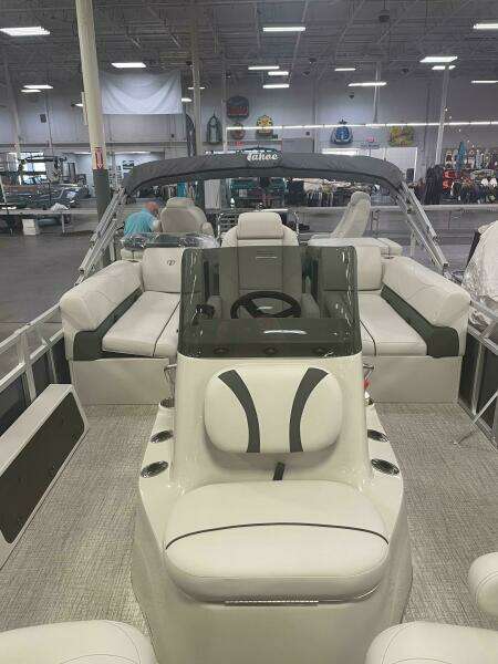 2022 Tahoe GT2585 Center Console Fishing Tritoon