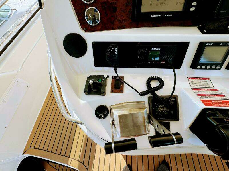 1998 Sea Ray 480 Sedan Bridge