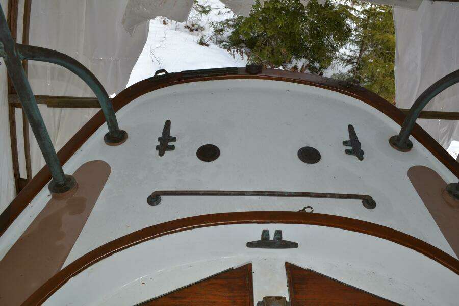 QQ Stern deck and hardware