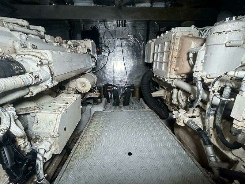 2005 Astondoa 53 Open