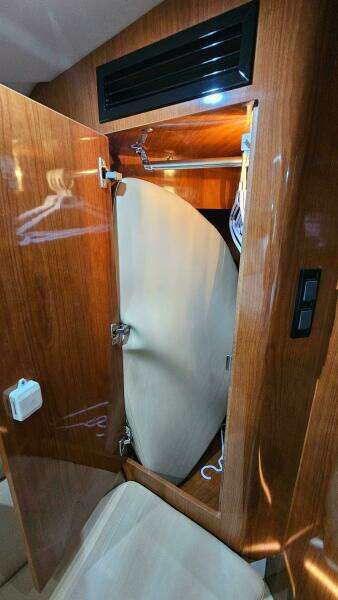 2007 Regal 3760 Commodore