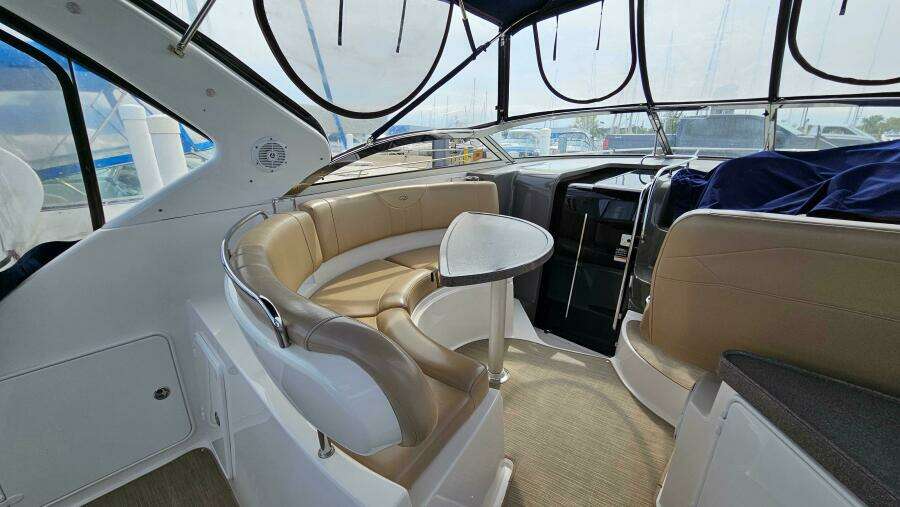 2007 Regal 3760 Commodore