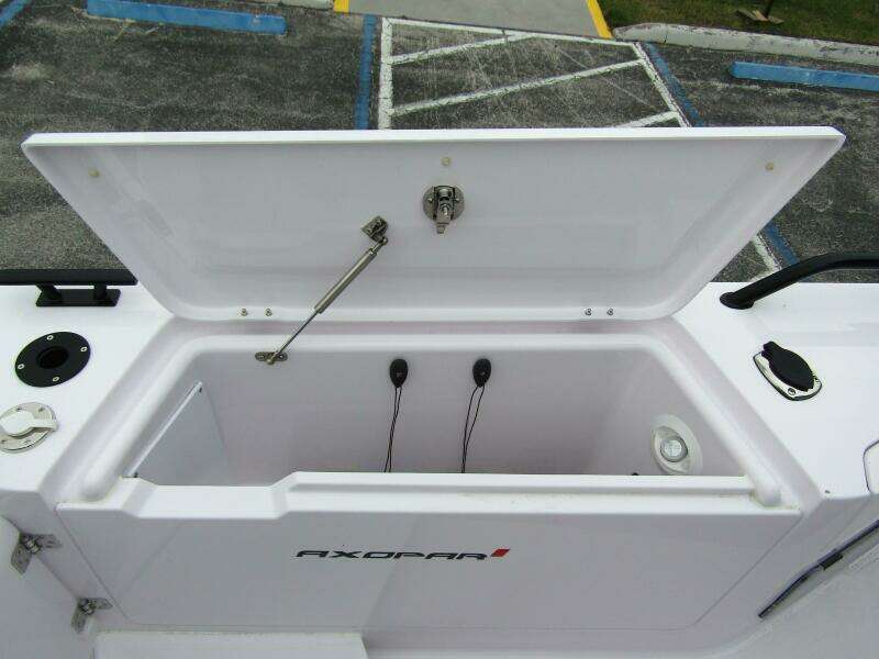 2024 Axopar 37 Sun Top