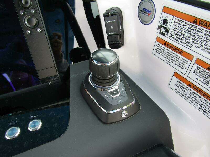 2024 Axopar 37 Sun Top