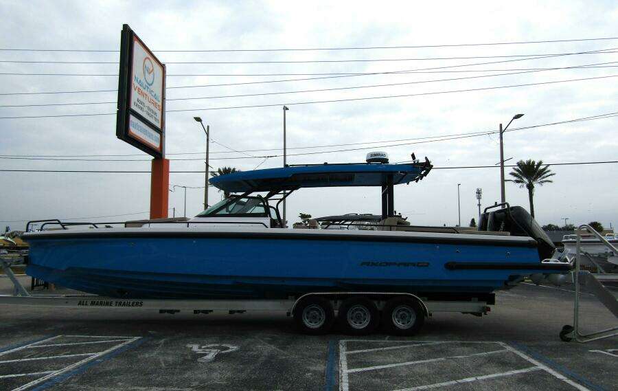 2024 Axopar 37 Sun Top