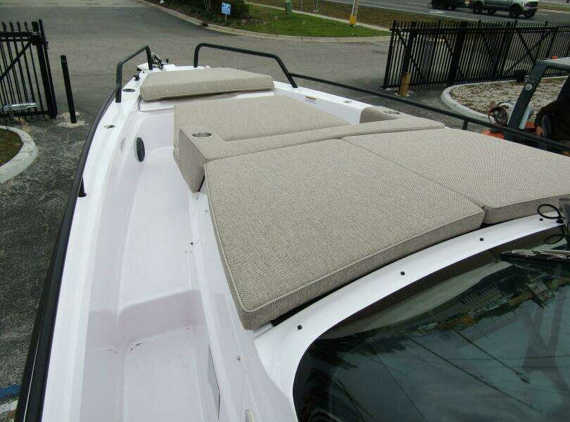 2024 Axopar 37 Sun Top