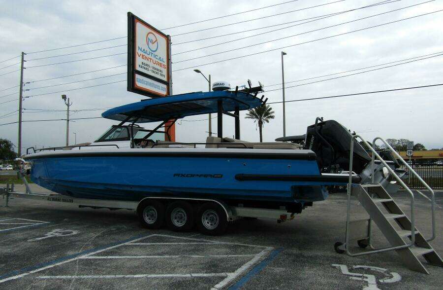 2024 Axopar 37 Sun Top