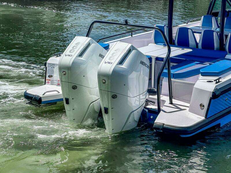 2025 Axopar 37 Sun Top BRABUS Trim