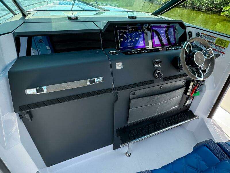 2025 Axopar 37 Sun Top BRABUS Trim