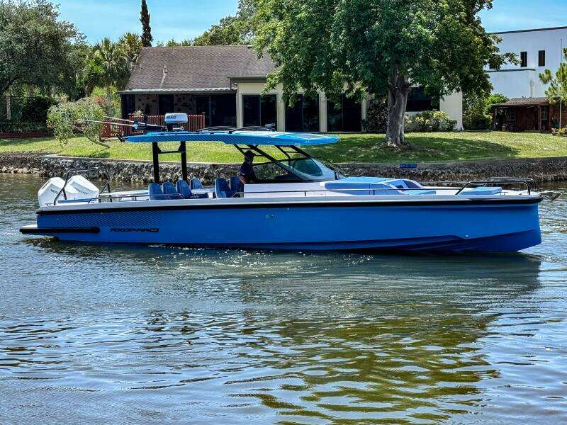 2025 Axopar 37 Sun Top BRABUS Trim