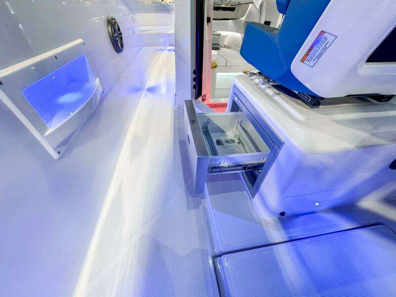 2025 Axopar 37 Sun Top BRABUS Trim