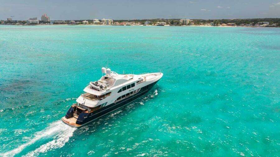 2005 Trinity Yachts Tri-Deck