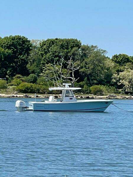 2020 Regulator 31 FS with Mezz