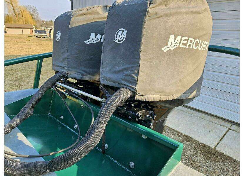 2002 SeaArk 25 V Commander SAMA 365