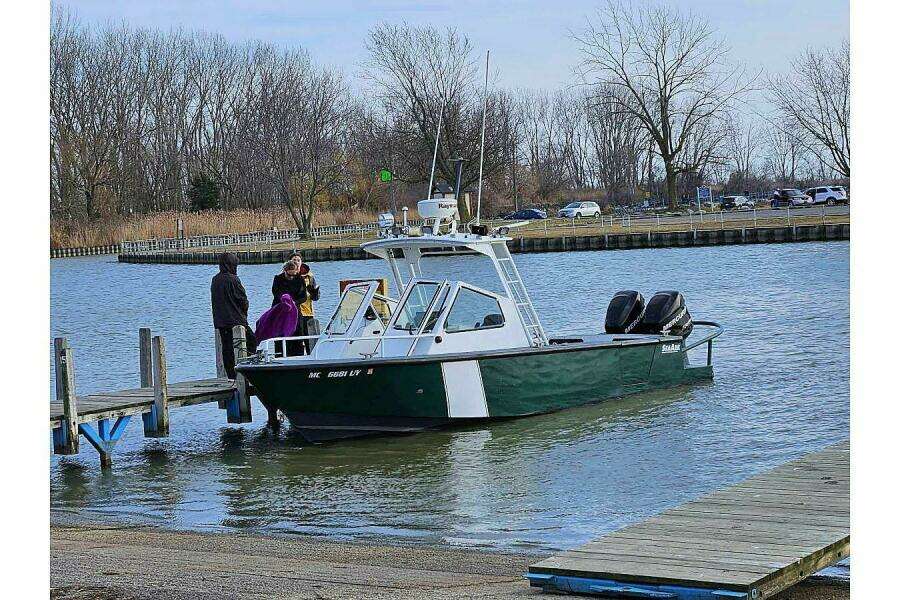 2002 SeaArk 25 V Commander SAMA 365