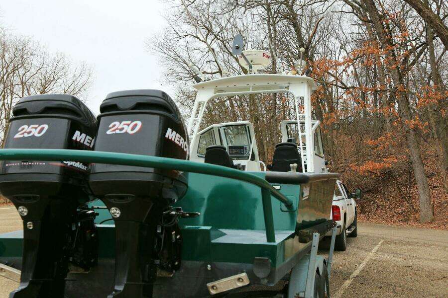 2002 SeaArk 25 V Commander SAMA 365