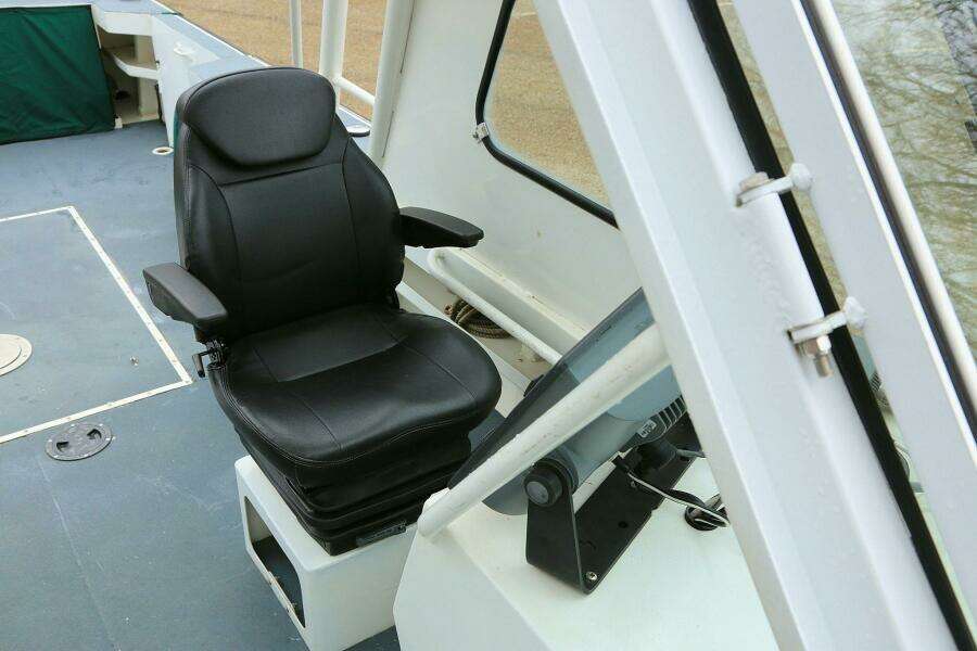 2002 SeaArk 25 V Commander SAMA 365