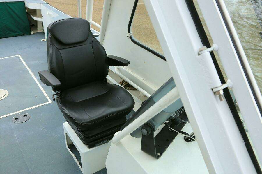 2002 SeaArk 25 V Commander SAMA 365