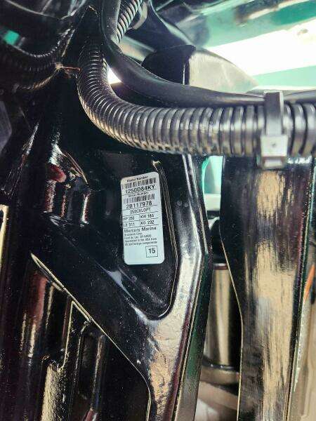 2002 SeaArk 25 V Commander SAMA 365