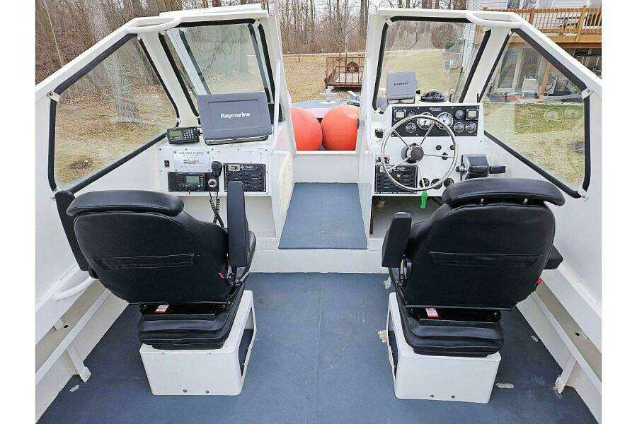 2002 SeaArk 25 V Commander SAMA 365