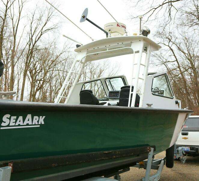 2002 SeaArk 25 V Commander SAMA 365