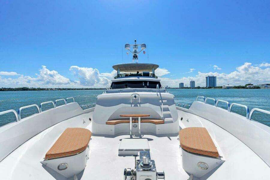 Broward 110 Envision - Bow