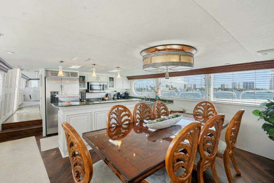 Broward 110 Envision - Dining