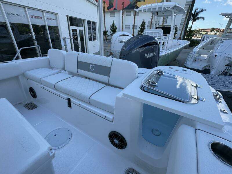 2025 Sea Fox 228 Commander