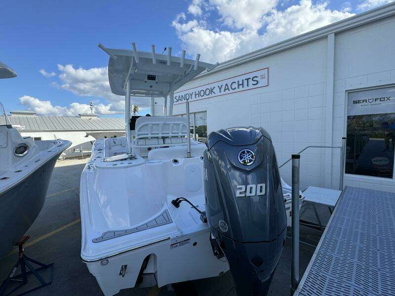 2025 Sea Fox 228 Commander