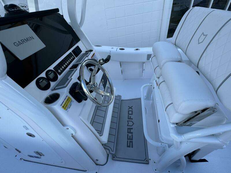 2025 Sea Fox 228 Commander