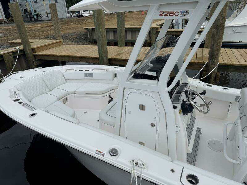 2025 Sea Fox 228 Commander