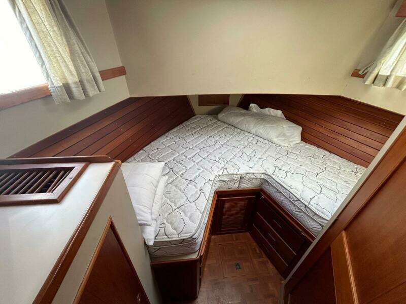 1986 Grand Banks Classic