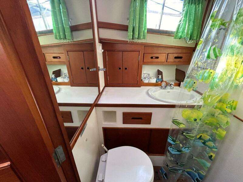 1986 Grand Banks Classic