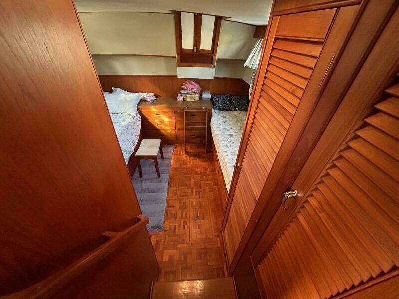 1986 Grand Banks Classic