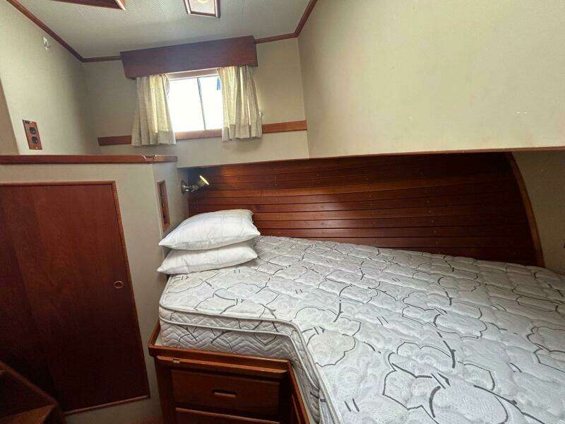 1986 Grand Banks Classic