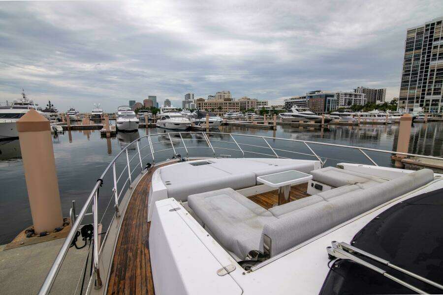 Azimut 70 Triple Play -