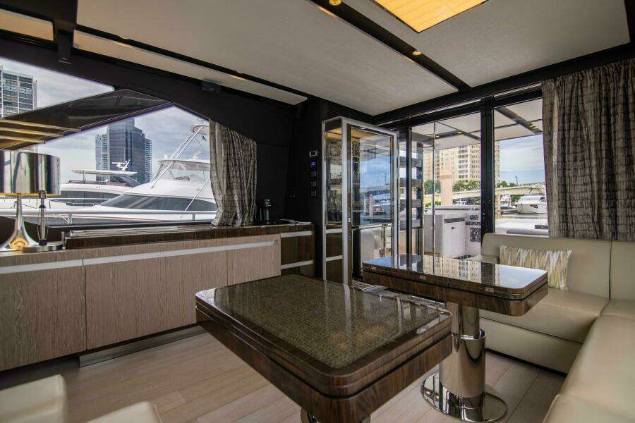 Azimut 70 Triple Play -